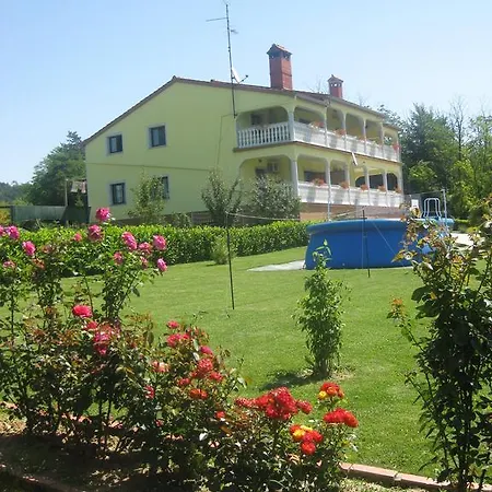 Zarecki Krov Pazin
